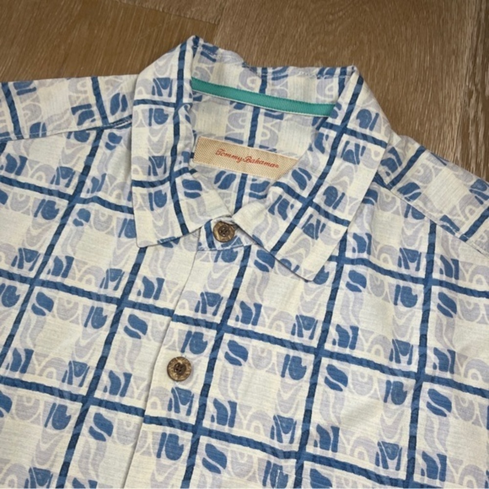 Tommy Bahama Men’s Large Silk Blue White‎ Floral Short Sleeve Button Front Shirt